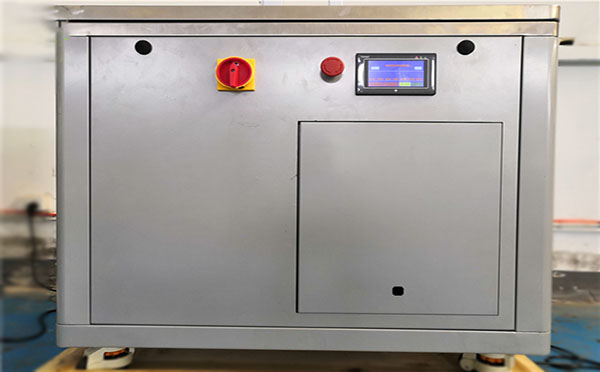 男女日皮视频器